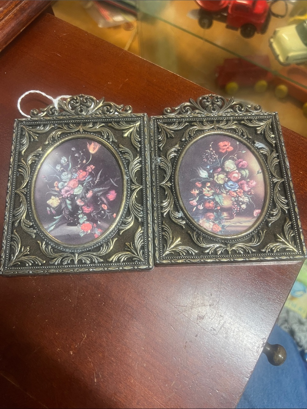 Antique-Style Bronze Floral Double Frame - Brown Bronze